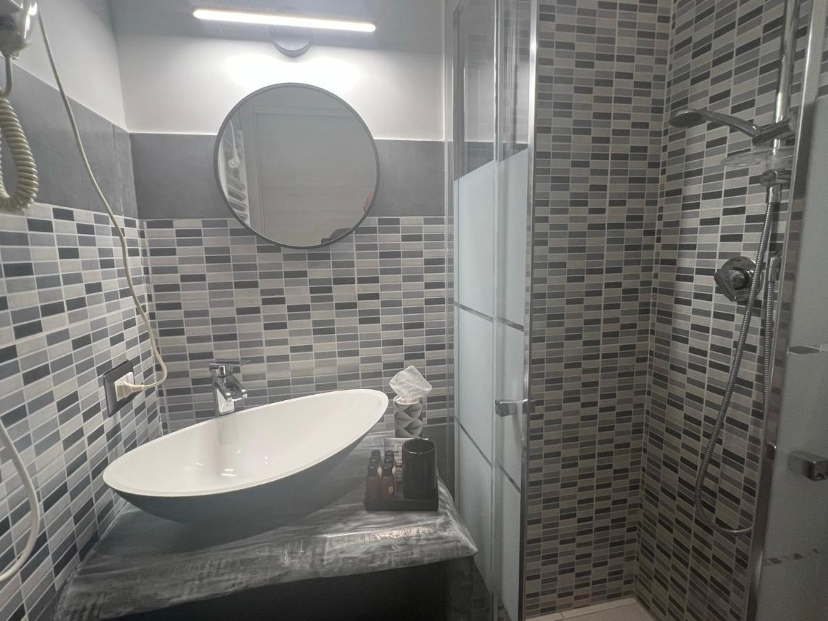 Kalaso Design Guest House - Rome Airport Fiumicino Bagian luar foto